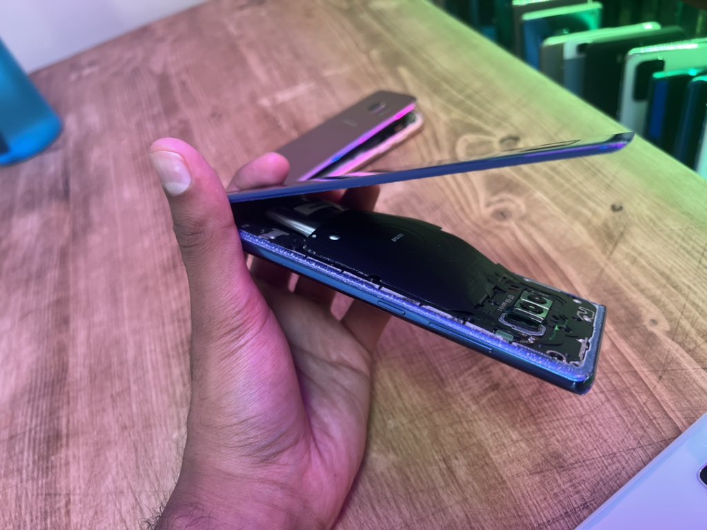 Las baterías de los smartphones de Samsung comienzan a hincharse debido a una ola de calor anormal Las baterías de los smartphones de Samsung comienzan a hincharse debido a una ola de calor anormal