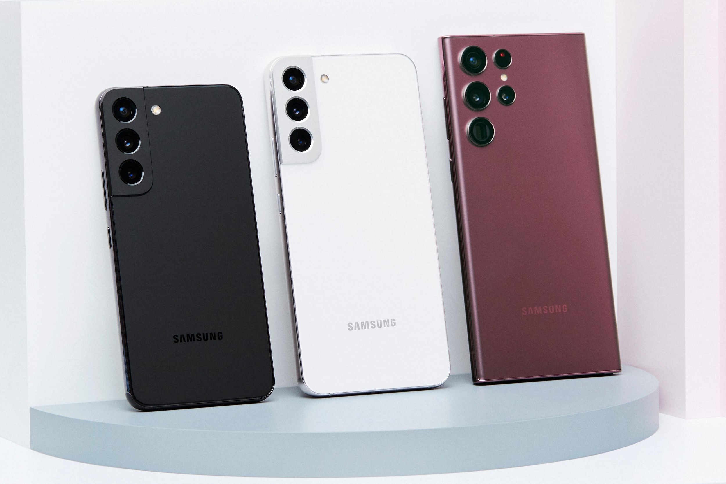 No cumplió las expectativas: las ventas de la serie Samsung Galaxy S22 se quedaron cortas en 30 millones de unidades, a pesar de que sólo falta un mes para el lanzamiento del Galaxy S23 No cumplió las expectativas: las ventas de la serie Samsung Galaxy S22 se quedaron cortas en 30 millones de unidades, a pesar de que sólo falta un mes para el lanzamiento del Galaxy S23