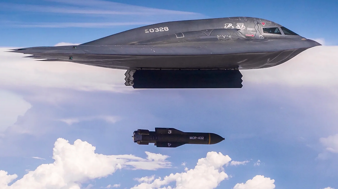 Las Fuerzas Aéreas de EE.UU. muestran la versión en vivo de la bomba no nuclear GBU-57/B MOP más potente del mundo para los bombarderos nucleares B-21 Raider, B-2 Spirit y B-52H Stratofortress. Las Fuerzas Aéreas de EE.UU. muestran la versión en vivo de la bomba no nuclear GBU-57/B MOP más potente del mundo para los bombarderos nucleares B-21 Raider, B-2 Spirit y B-52H Stratofortress.