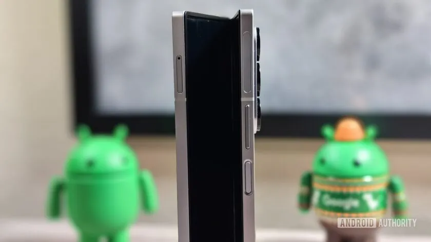 Samsung reinventa los mandos: El botón lateral del Galaxy Fold 6 al detalle Samsung Galaxy Fold 6 innovador botón lateral: ¿Qué hay de nuevo?