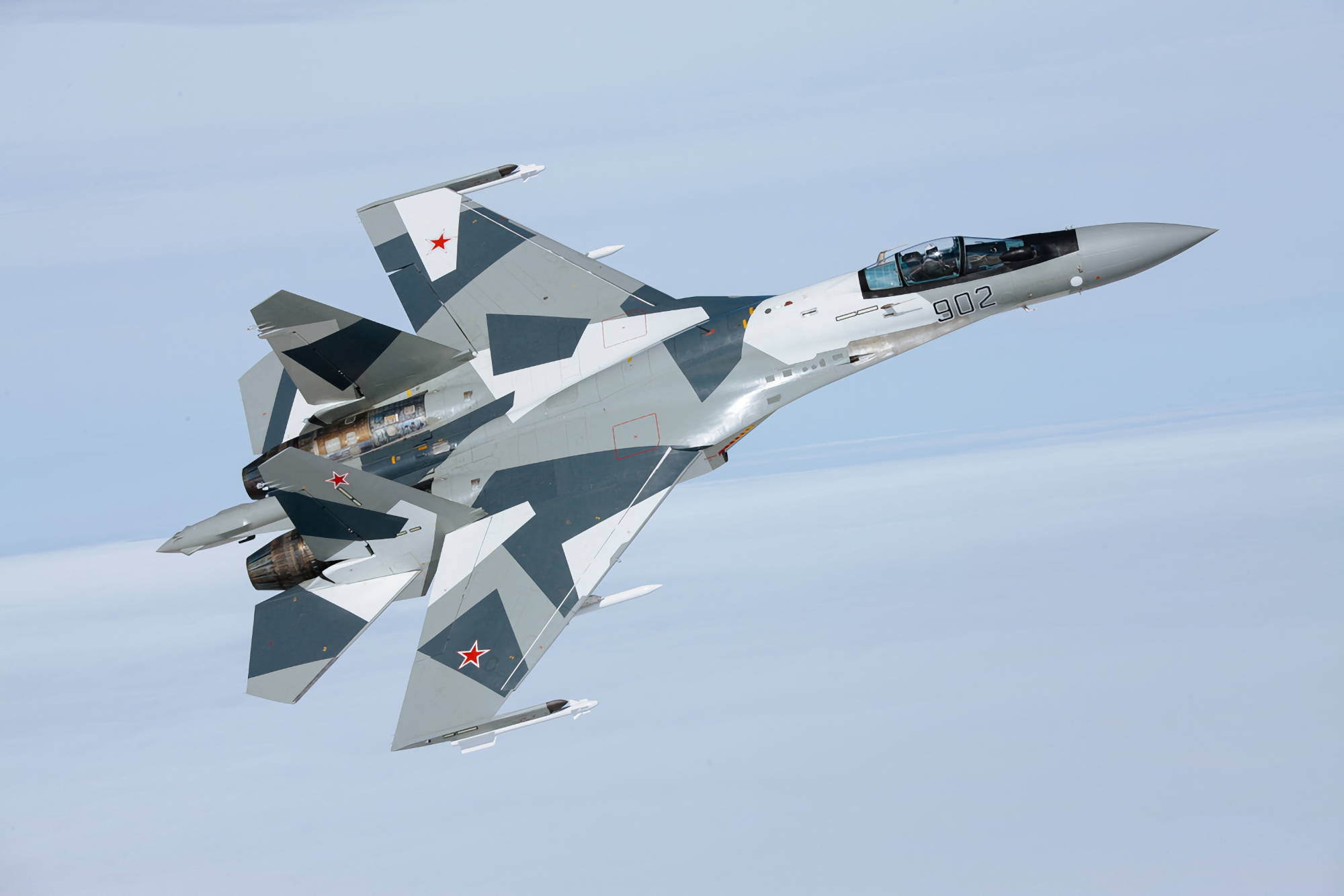 Menos 18.000.000 de dólares: la defensa aérea de Ucrania derribó un caza ruso Su-35 Menos 18.000.000 de dólares: la defensa aérea de Ucrania derribó un caza ruso Su-35