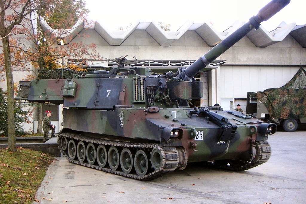 Suiza abandonará el obús americano M109 KAWEST en favor del sueco Archer o del alemán RCH 155 AGM Suiza abandonará el obús americano M109 KAWEST en favor del sueco Archer o del alemán RCH 155 AGM