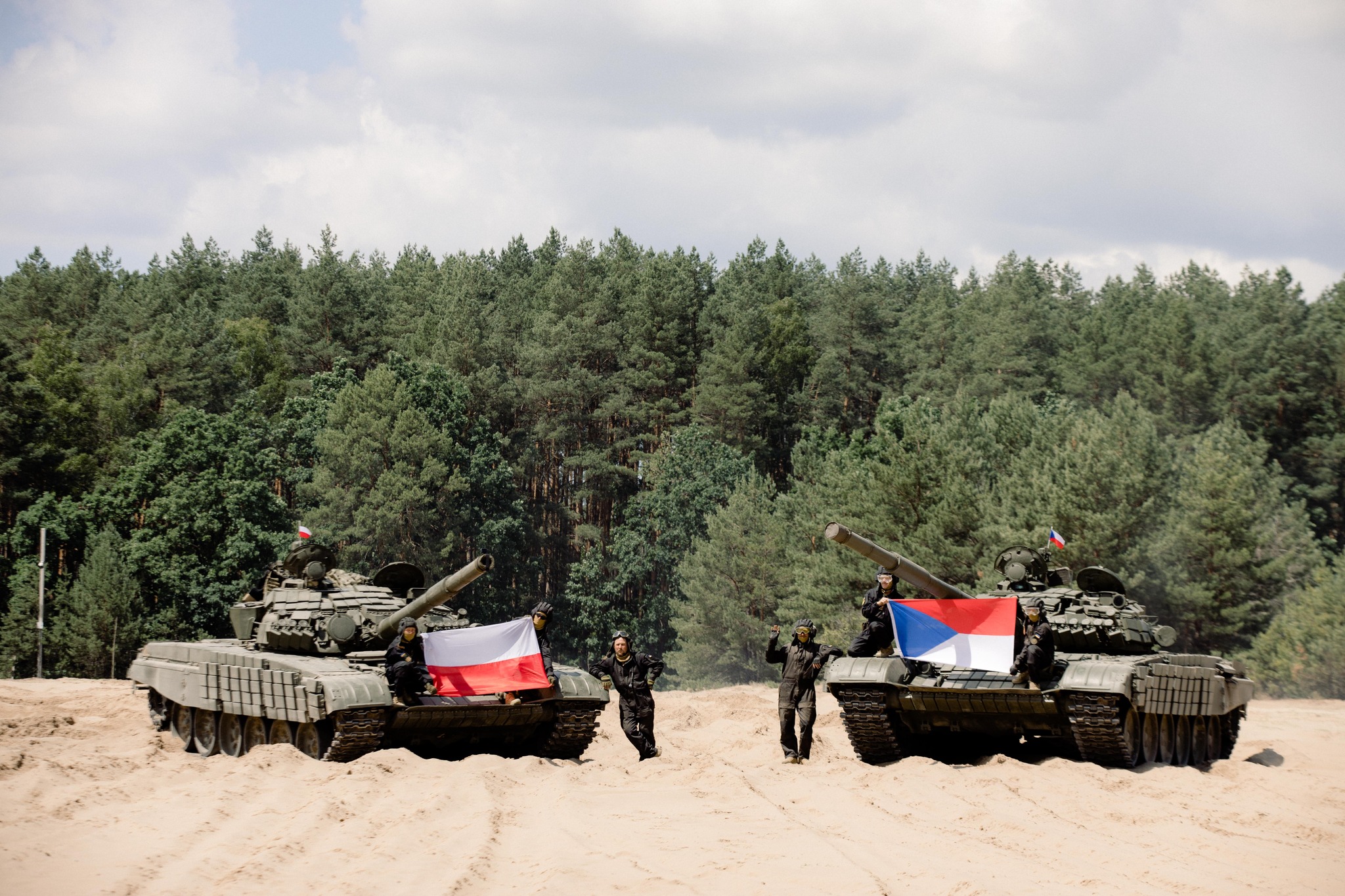 Las AFU utilizan en el frente tanques T-72 regalados por Polonia y la República Checa Las AFU utilizan en el frente tanques T-72 regalados por Polonia y la República Checa
