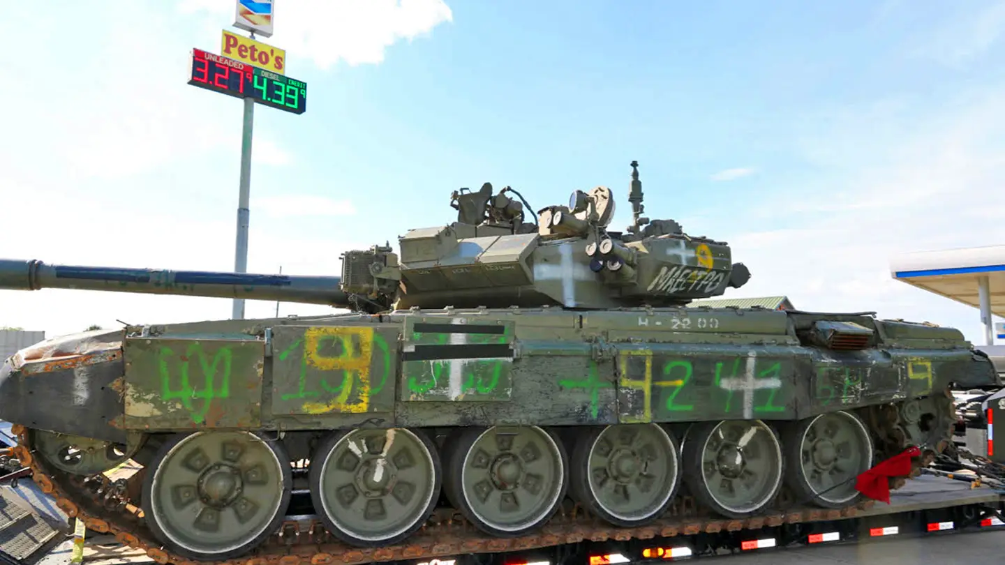 El Departamento de Defensa de EE.UU. ha confirmado que el tanque ruso T-90A se entregará en el Aberdeen Proving Ground de Maryland. El Departamento de Defensa de EE.UU. ha confirmado que el tanque ruso T-90A se entregará en el Aberdeen Proving Ground de Maryland.