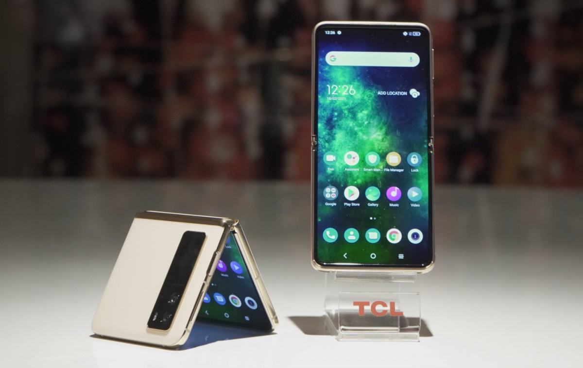 TCL Flex V es el teléfono inteligente flexible más barato del mundo. El precio comienza en $ 600 TCL Flex V es el teléfono inteligente flexible más barato del mundo. El precio comienza en $ 600
