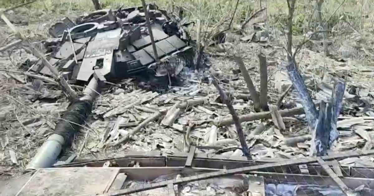 "Sin herramientas ni cámaras termográficas": un tanquista ruso muestra en vídeo su tanque T-90M Proryv destruido por un dron ucraniano Baba Yaga "Sin herramientas ni cámaras termográficas": un tanquista ruso muestra en vídeo su tanque T-90M Proryv destruido por un dron ucraniano Baba Yaga