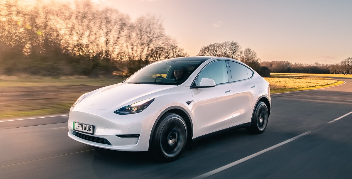 El Tesla Model Y se ha convertido en el primer coche eléctrico de la historia en encabezar la lista de los más vendidos en Europa al final del semestre El Tesla Model Y se ha convertido en el primer coche eléctrico de la historia en encabezar la lista de los más vendidos en Europa al final del semestre