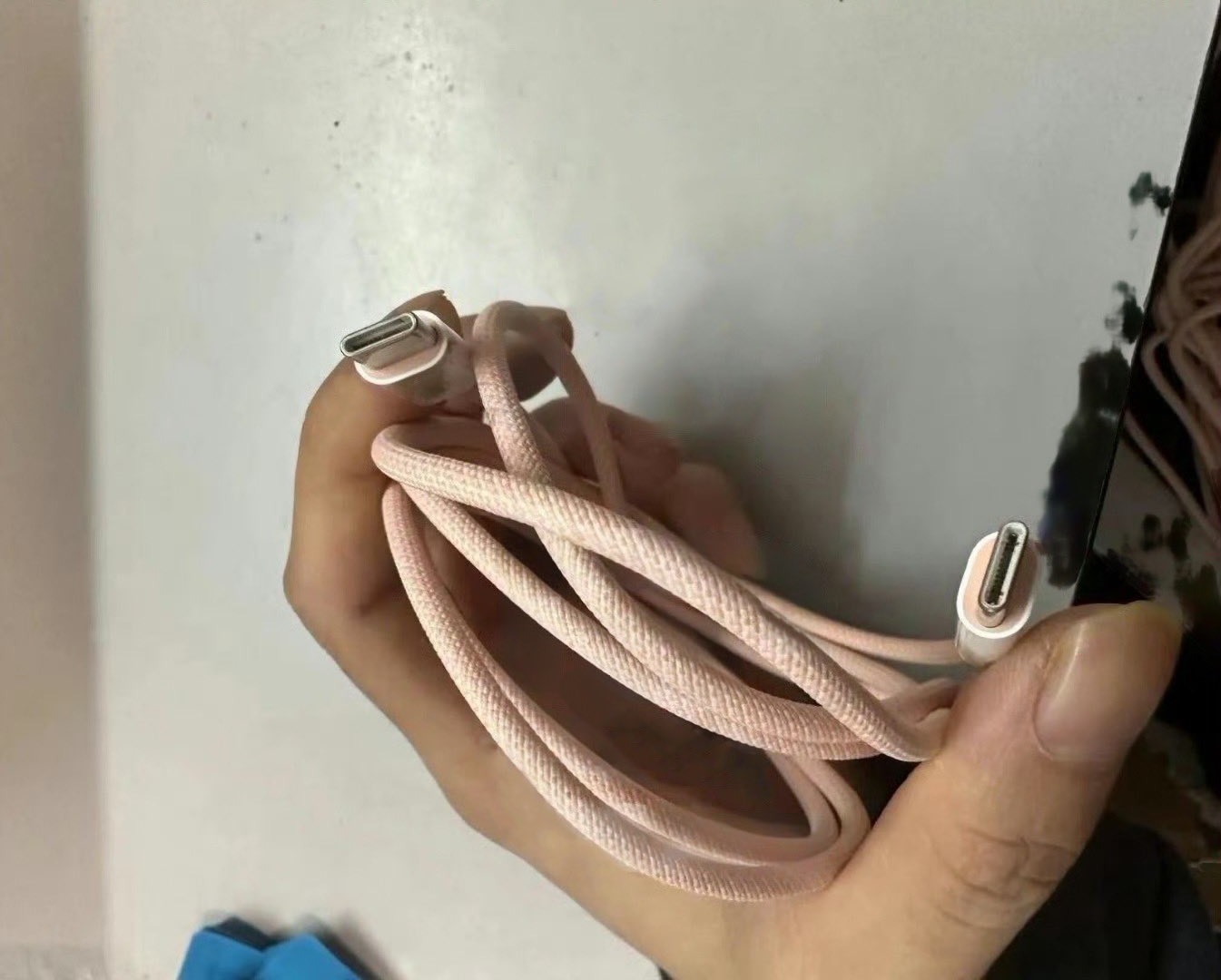 Como el MacBook Air: el iPhone 15 vendrá con cables USB-C trenzados de colores a juego Como el MacBook Air: el iPhone 15 vendrá con cables USB-C trenzados de colores a juego