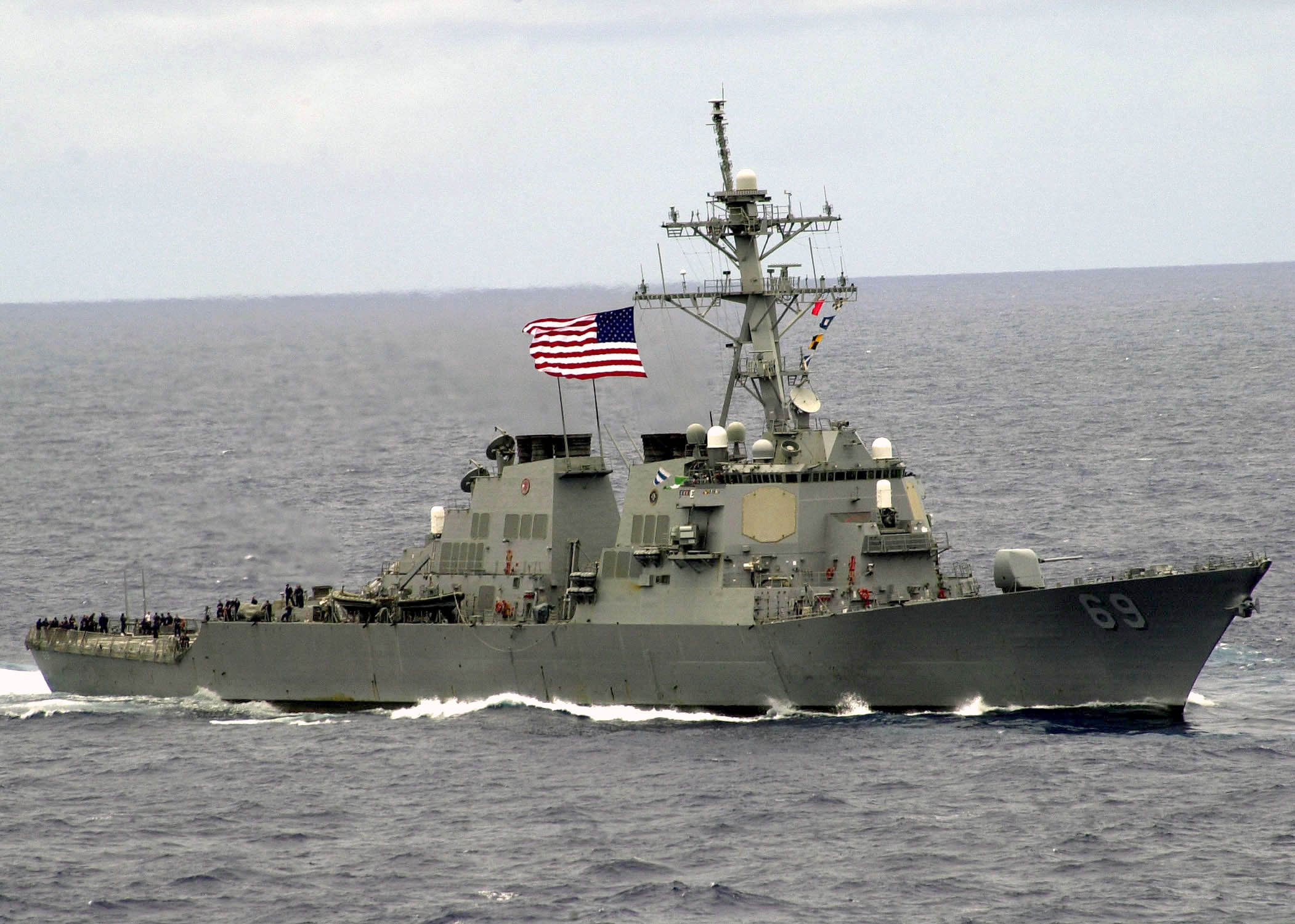 China aleja de sus costas al destructor estadounidense USS Milius - El Pentágono lo desmiente China aleja de sus costas al destructor estadounidense USS Milius - El Pentágono lo desmiente