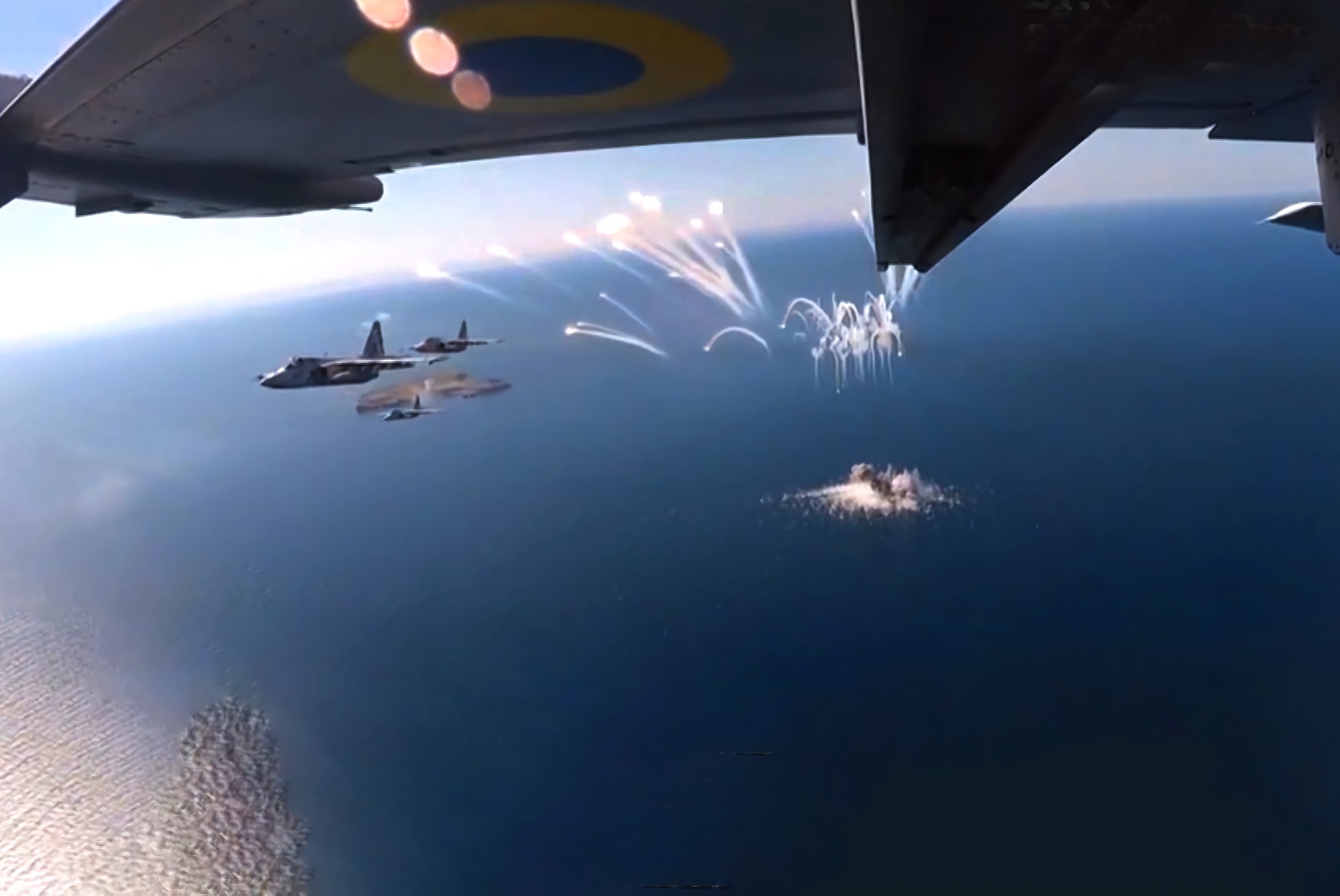 La aviación ucraniana el 30 de junio con la ayuda de Su-24 y Su-25 infligió hasta 10 ataques en posiciones enemigas La aviación ucraniana el 30 de junio con la ayuda de Su-24 y Su-25 infligió hasta 10 ataques en posiciones enemigas