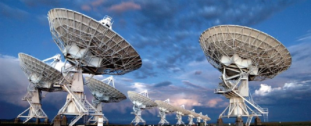 Científicos captan una señal de radio repetida desde el espacio: podría ser el primer planeta descubierto con un campo magnético