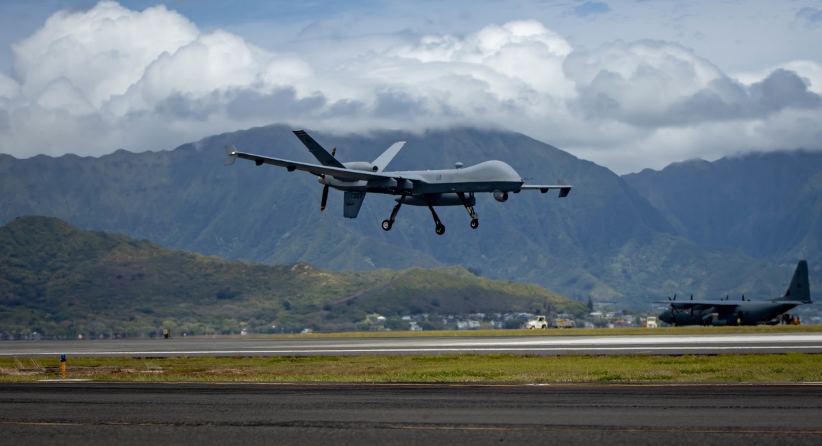 Las Fuerzas Aéreas estadounidenses trasladan una unidad de drones MQ-9 Reaper a la isla japonesa de Okinawa para reforzar las misiones ISR. Las Fuerzas Aéreas estadounidenses trasladan una unidad de drones MQ-9 Reaper a la isla japonesa de Okinawa para reforzar las misiones ISR.