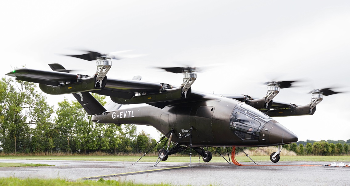 El taxi aéreo VX4 de Vertical Aerospace ha realizado su primer vuelo no tripulado, alcanzando velocidades de 70 km/h. El taxi aéreo VX4 de Vertical Aerospace ha realizado su primer vuelo no tripulado, alcanzando velocidades de 70 km/h.