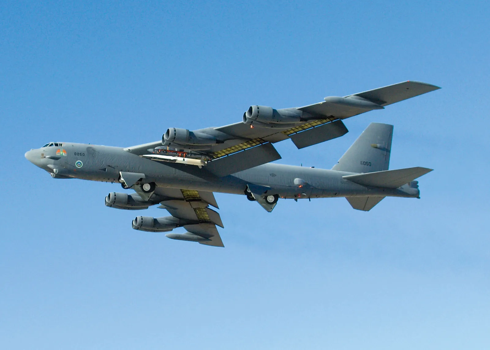Un bombardero nuclear estadounidense B-52H volvió a volar a 15 km de Rusia y ejecutó una maniobra brusca a 170 km de San Petersburgo Un bombardero nuclear estadounidense B-52H volvió a volar a 15 km de Rusia y ejecutó una maniobra brusca a 170 km de San Petersburgo