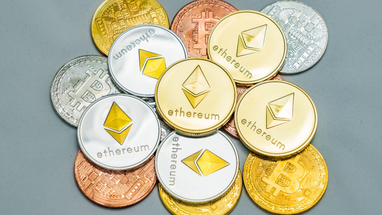 CoinMarketCap se ha vuelto loco: la tasa de Bitcoin ha aumentado a $ 800 mil millones, Ethereum ha subido de precio a $ 43 mil millones y Dogecoin ahora vale $ 2 millones