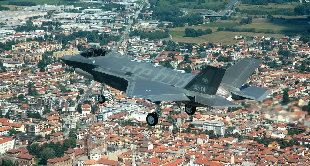 Será muy potente: en 2034 habrá más de 600 cazas de quinta generación F-35 Lightning II desplegados en Europa Será muy potente: en 2034 habrá más de 600 cazas de quinta generación F-35 Lightning II desplegados en Europa