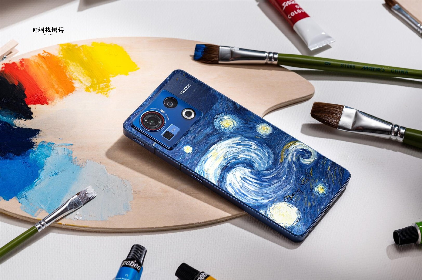 ZTE Nubia Z40S Pro Starry Night Edition: Smartphone de edición limitada con la "Noche estrellada" de Van Gogh en la parte trasera ZTE Nubia Z40S Pro Starry Night Edition: Smartphone de edición limitada con la "Noche estrellada" de Van Gogh en la parte trasera