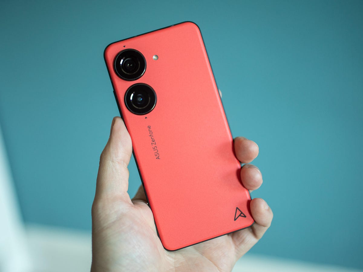 Insider: ASUS prepara el lanzamiento del smartphone insignia Zenfone 11 Ultra Insider: ASUS prepara el lanzamiento del smartphone insignia Zenfone 11 Ultra