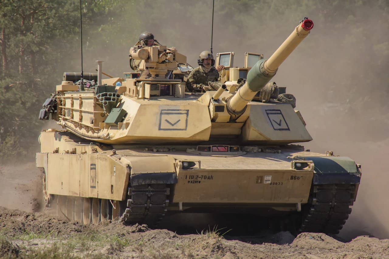 Tanque M1 Abrams: Análisis de las principales características y uso táctico Tanque Abrams: avances y tecnologías innovadoras en equipamiento militar