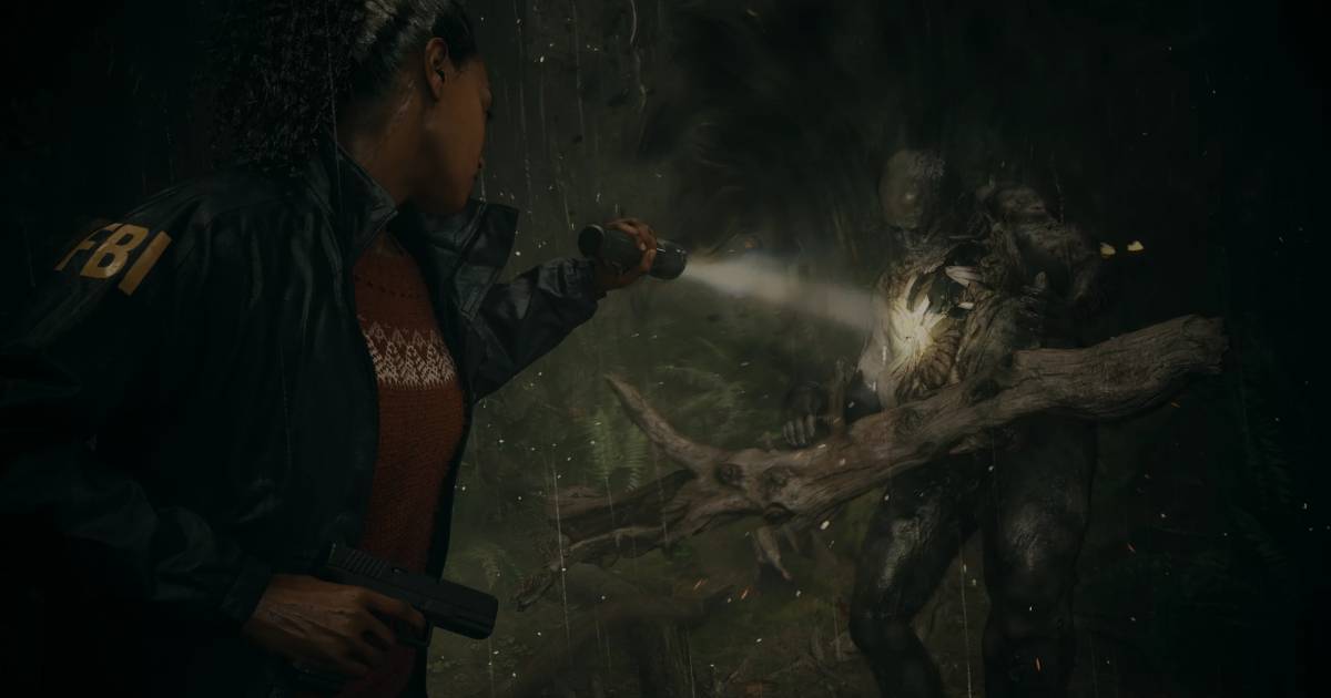 Las batallas contra los enemigos en Alan Wake 2 serán "más físicas y más desesperadas", y habrá que gastar los recursos sabiamente. Las batallas contra los enemigos en Alan Wake 2 serán "más físicas y más desesperadas", y habrá que gastar los recursos sabiamente.