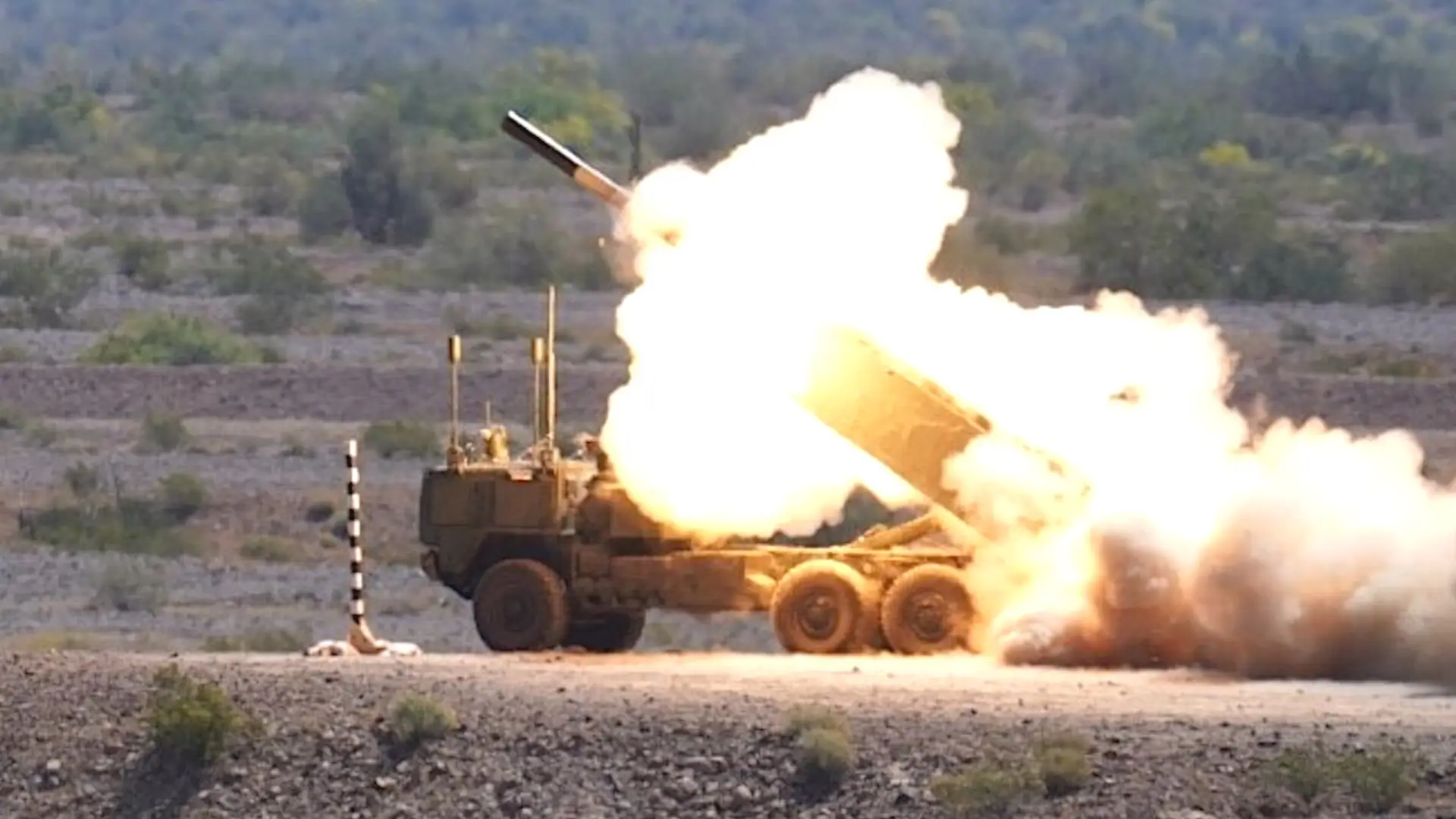 El Ejército estadounidense ha realizado con éxito la primera prueba de disparo del sistema de misiles no tripulados HIMARS, que podrá utilizar misiles balísticos PrSM con un alcance de hasta 500 kilómetros El Ejército estadounidense ha realizado con éxito la primera prueba de disparo del sistema de misiles no tripulados HIMARS, que podrá utilizar misiles balísticos PrSM con un alcance de hasta 500 kilómetros