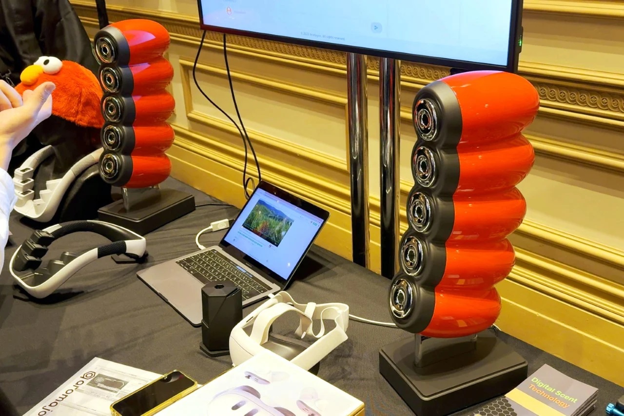 Del caramelo al smog urbano: Aroma Speaker 60, que reproduce olores, se presenta en CES 2024 Del caramelo al smog urbano: Aroma Speaker 60, que reproduce olores, se presenta en CES 2024