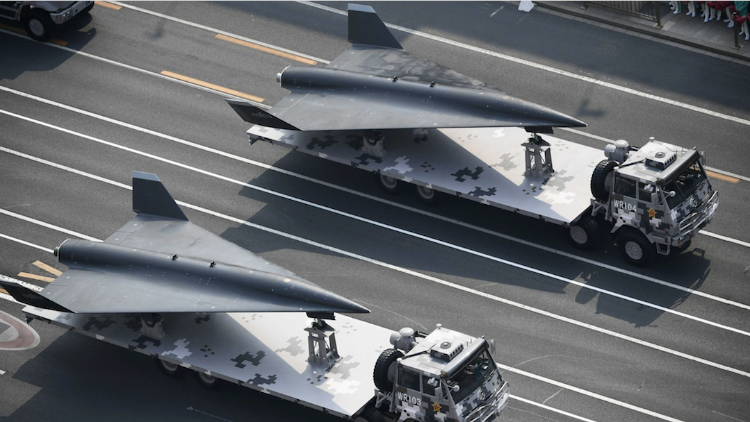 China utilizará para espionaje el dron supersónico WZ-8, que puede alcanzar velocidades de 3.700 km/h y destruir portaaviones y cazas de quinta generación F-35 y F-22. China utilizará para espionaje el dron supersónico WZ-8, que puede alcanzar velocidades de 3.700 km/h y destruir portaaviones y cazas de quinta generación F-35 y F-22.