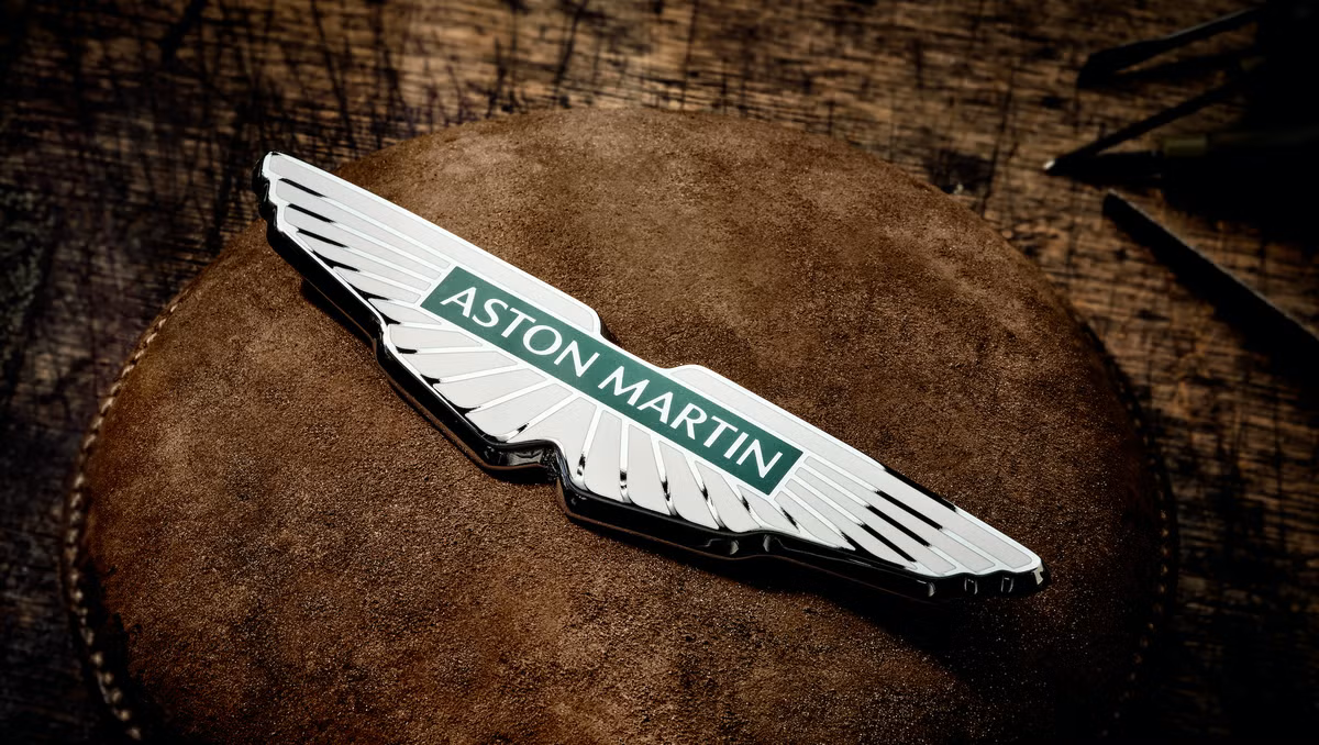 Aston Martin: ¿Qué secretos esconde el famoso logo? Evolución: Desentrañando la historia del logo de Aston Martin