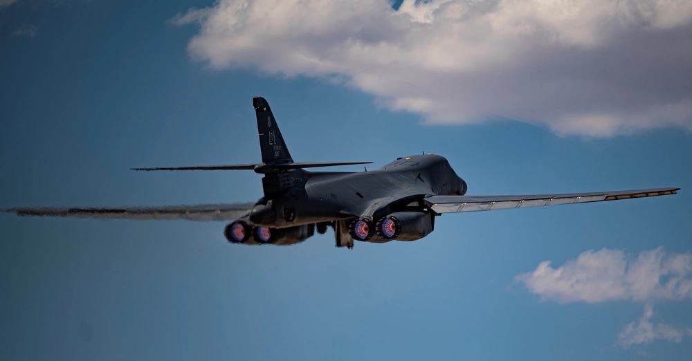 Las Fuerzas Aéreas estadounidenses han probado un bombardero estratégico B-1B Lancer modernizado con sistemas BEAST y Link 16. Las Fuerzas Aéreas estadounidenses han probado un bombardero estratégico B-1B Lancer modernizado con sistemas BEAST y Link 16.
