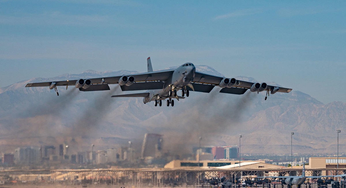 EE.UU. ha desplegado cuatro bombarderos nucleares B-52H Stratofortress en el Reino Unido EE.UU. ha desplegado cuatro bombarderos nucleares B-52H Stratofortress en el Reino Unido