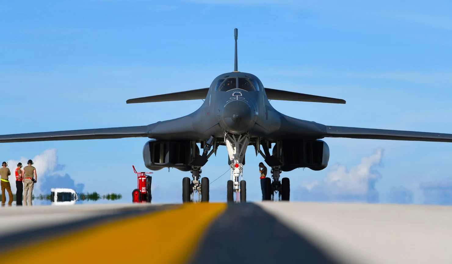 La Fuerza Aérea de EE.UU. quiere retirar el primer bombardero estratégico supersónico B-1B Lancer desde 2021: todos los aviones se retirarán a principios de la década de 2030. La Fuerza Aérea de EE.UU. quiere retirar el primer bombardero estratégico supersónico B-1B Lancer desde 2021: todos los aviones se retirarán a principios de la década de 2030.