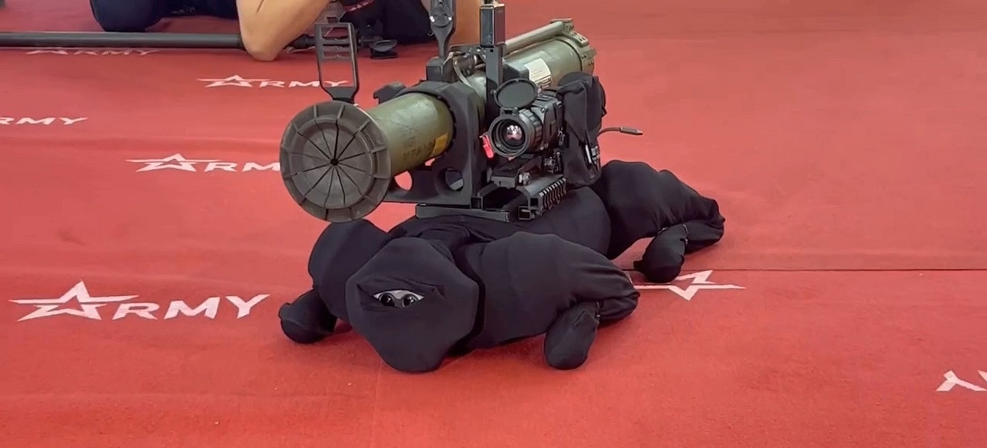 Unitree Robotics no vendió en Rusia el robot Go1, dotado de un lanzagranadas valorado en 16.000 dólares Unitree Robotics no vendió en Rusia el robot Go1, dotado de un lanzagranadas valorado en 16.000 dólares