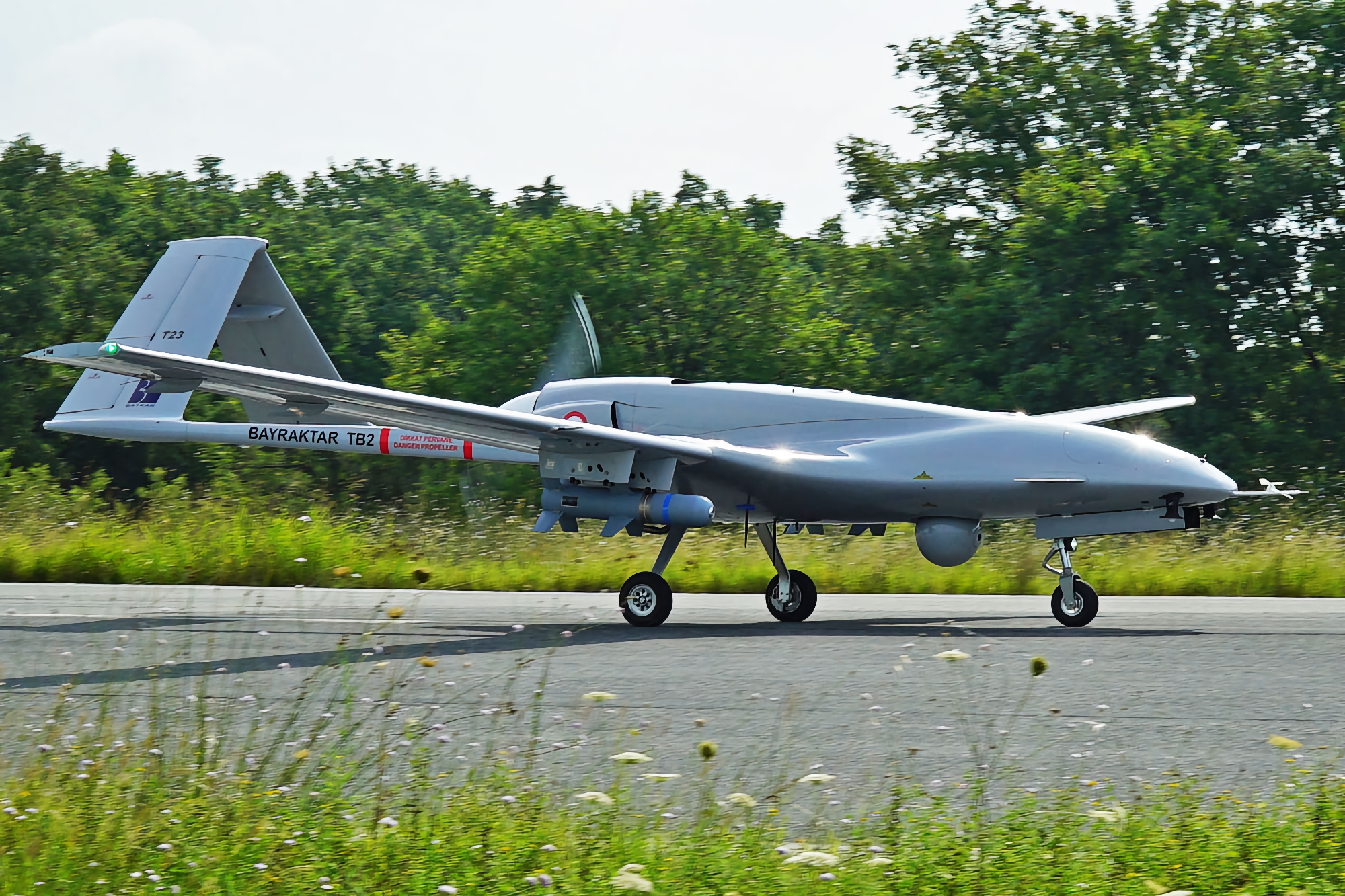La Fundación Turn Alive compra el UAV Bayraktar TB2 para las AFU La Fundación Turn Alive compra el UAV Bayraktar TB2 para las AFU