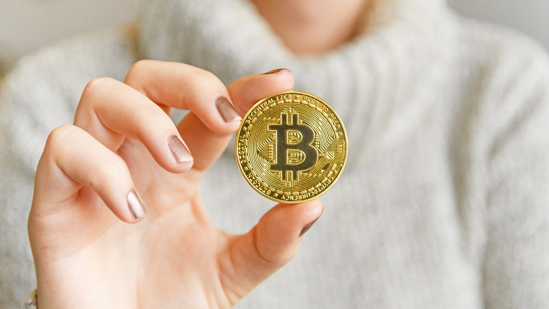 Mujer tiró la computadora portátil de su hijo con 10,000 bitcoins Mujer tiró la computadora portátil de su hijo con 10,000 bitcoins