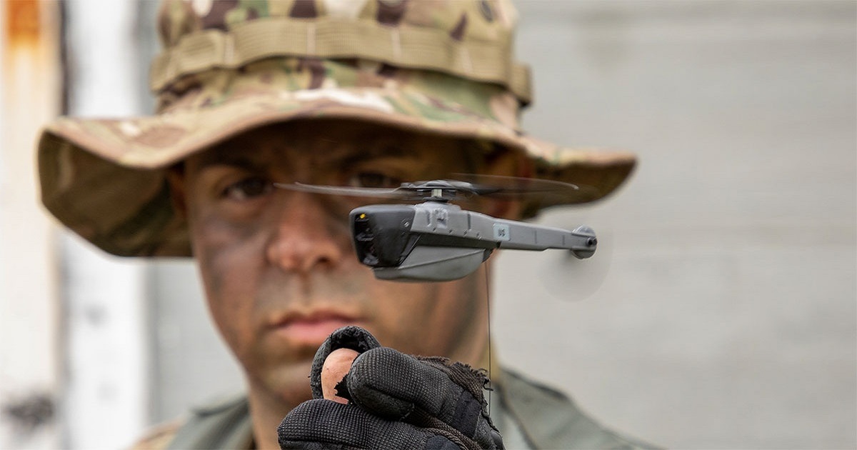 Las Fuerzas Armadas de Ucrania muestran en acción el dron más pequeño del mundo, el Black Hornet Nano Las Fuerzas Armadas de Ucrania muestran en acción el dron más pequeño del mundo, el Black Hornet Nano