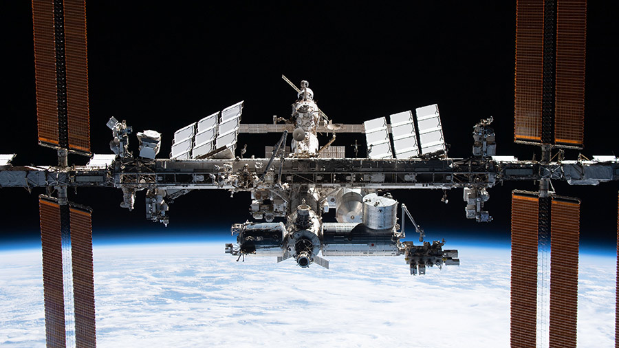 La NASA cancela el paseo espacial de los astronautas por los restos de un cohete ruso que amenazaba la Estación Espacial Internacional