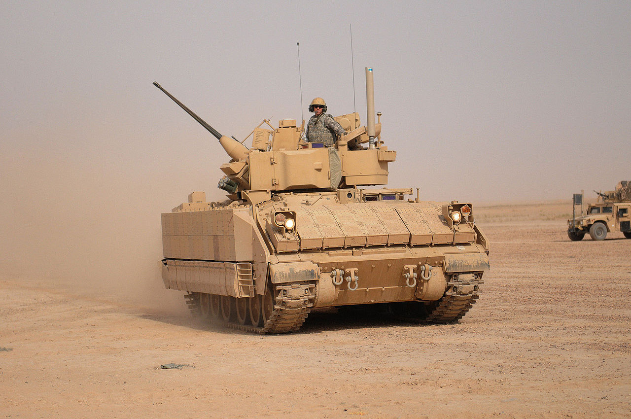 Vehículos de combate M2A3 Bradley: Protección de los soldados y tácticas en Irak M2A3 Bradley: cómo cambiaron el juego militar en Irak