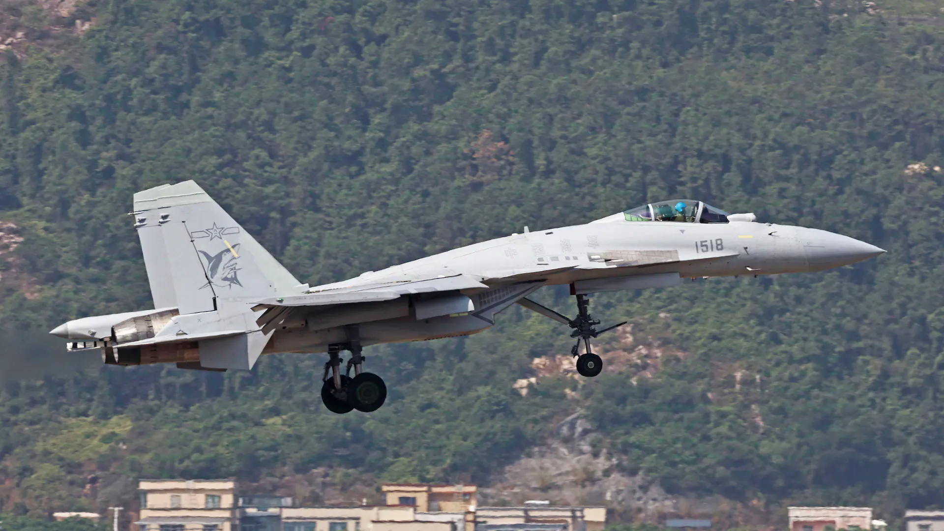 Evolución técnica: capacidades y características del Shenyang J-15 Diversión en el cielo: los secretos del Shenyang J-15 Flying Shark