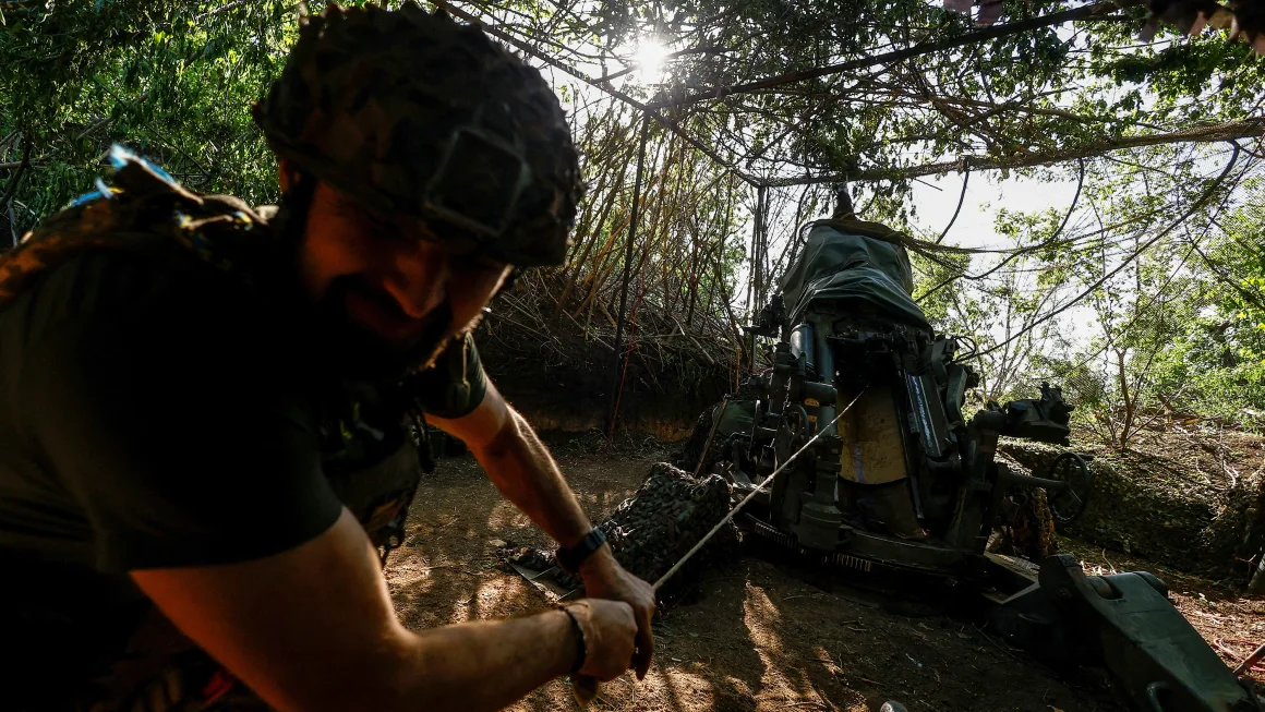 EE.UU. tiene previsto anunciar un amplio paquete de ayuda militar a Ucrania, pero las entregas se retrasarán EE.UU. tiene previsto anunciar un amplio paquete de ayuda militar a Ucrania, pero las entregas se retrasarán