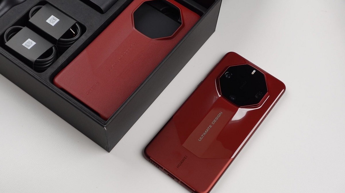 Sustituir la placa base del smartphone estrella de Huawei, el Mate 60 RS, cuesta más que un iPhone 15 nuevo Sustituir la placa base del smartphone estrella de Huawei, el Mate 60 RS, cuesta más que un iPhone 15 nuevo