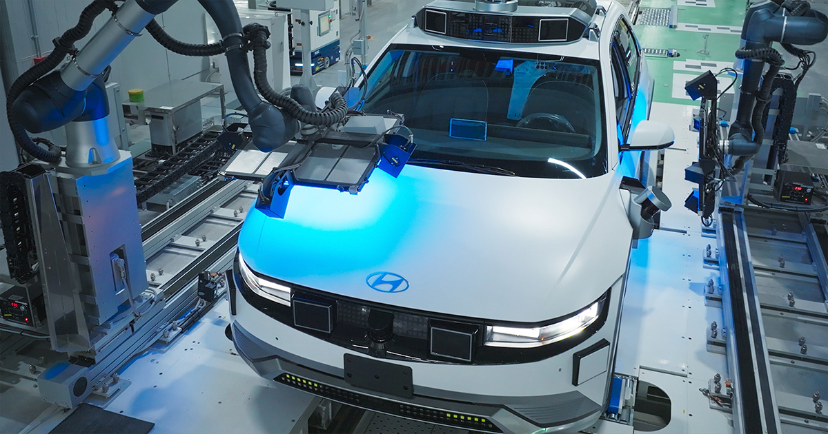 La tecnología del mañana: el taxi robot Hyundai IONIQ 5, en producción Hyundai IONIQ 5 de producción: el robotaxi del futuro ya está en fase de montaje
