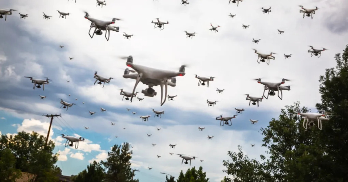 Dinamarca ha desarrollado un dron que se carga de las líneas eléctricas (vídeo) Dinamarca ha desarrollado un dron que se carga de las líneas eléctricas (vídeo)