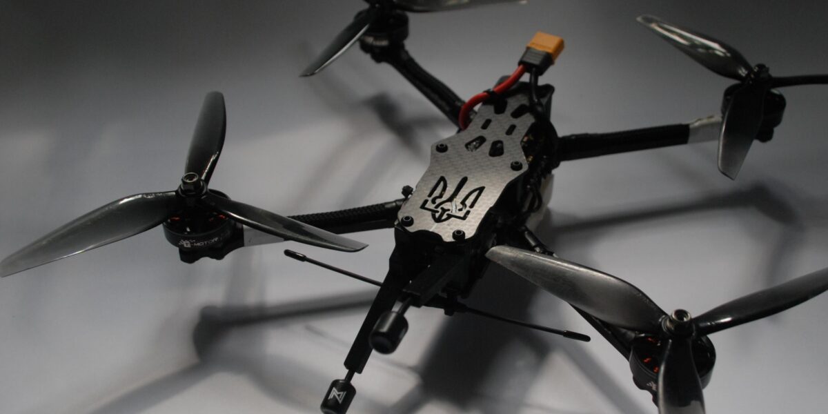 El Reino Unido comprará 300 drones FPV de gran tamaño para Ucrania como parte de la Coalición de Drones El Reino Unido comprará 300 drones FPV de gran tamaño para Ucrania como parte de la Coalición de Drones