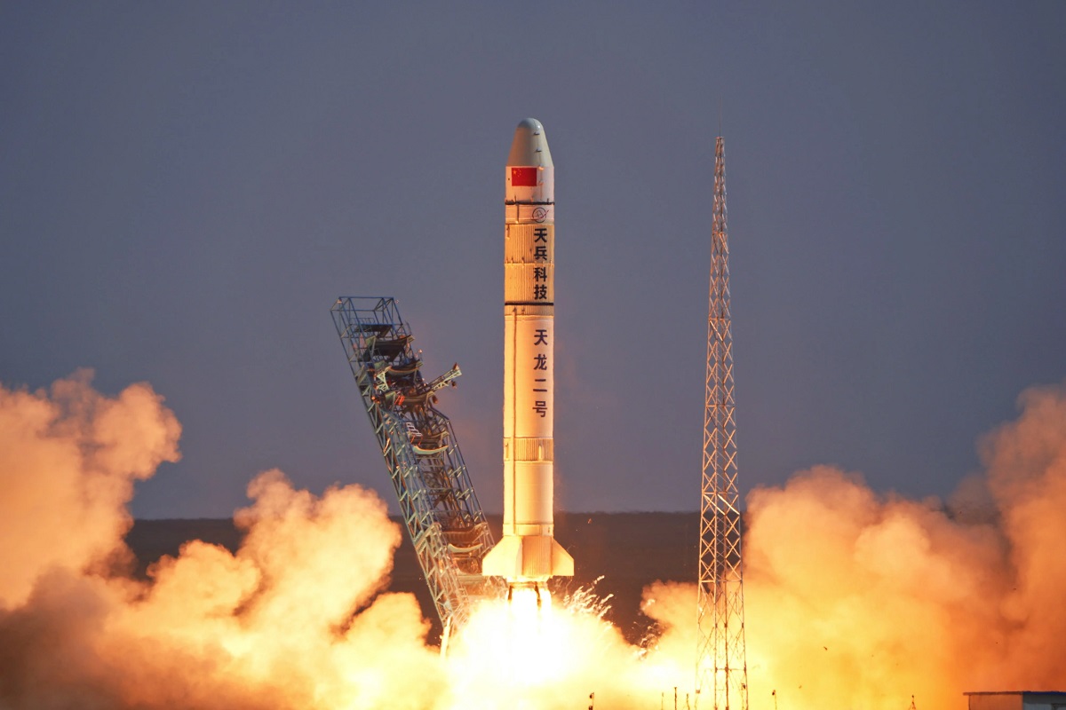 China lanza el primer cohete privado de combustible líquido Tianlong-2, rival del Falcon 9 China lanza el primer cohete privado de combustible líquido Tianlong-2, rival del Falcon 9