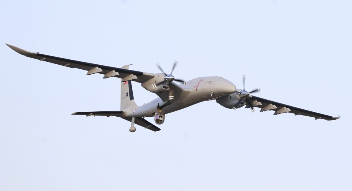 Arabia Saudí compra drones de ataque Bayraktar Akinci por valor de más de 3.000 millones de dólares, en el mayor contrato de la historia de la industria de defensa turca. Arabia Saudí compra drones de ataque Bayraktar Akinci por valor de más de 3.000 millones de dólares, en el mayor contrato de la historia de la industria de defensa turca.