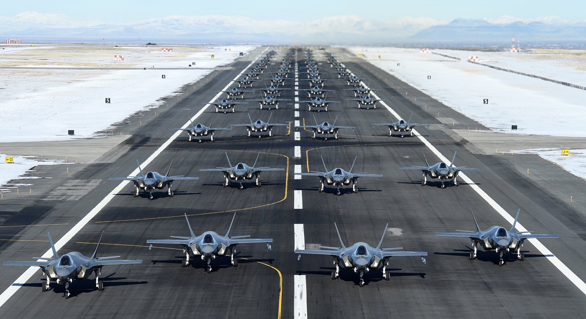 EEUU envía cazas de quinta generación F-35 Lightning II junto con el destructor USS Thomas Hudner para disuadir a Irán en el Golfo Pérsico