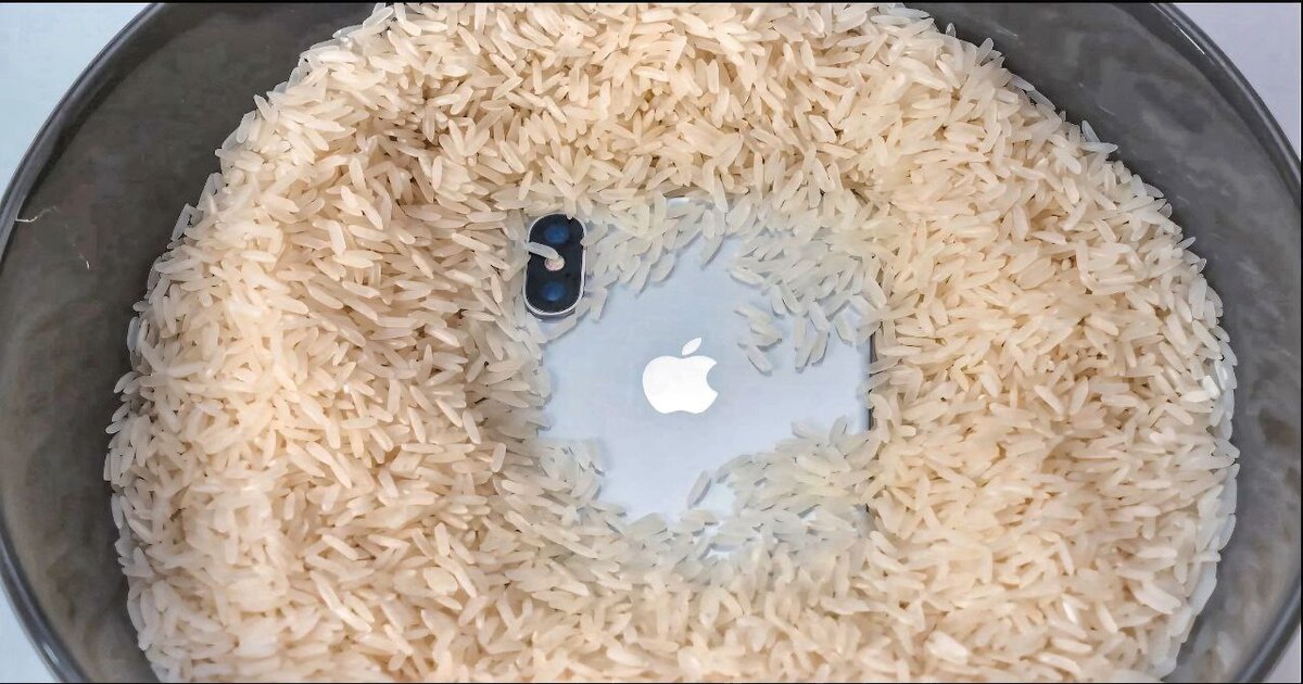 Apple insta a los usuarios a dejar de meter iPhones mojados en arroz Apple insta a los usuarios a dejar de meter iPhones mojados en arroz