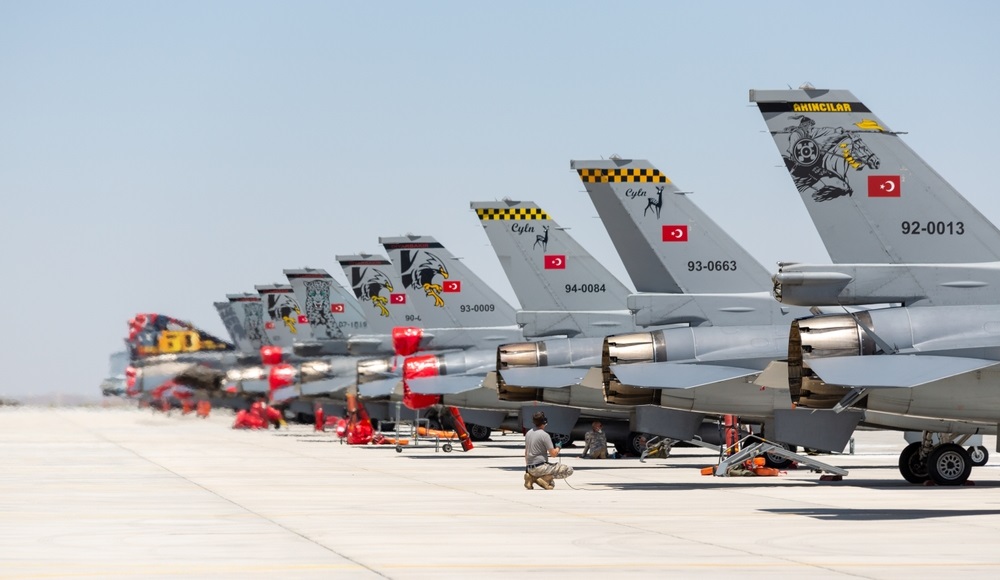 EE.UU. aprobará la venta a Turquía de los cazas F-16 Block 70/72 más avanzados en virtud de un contrato por valor de 20.000 millones de dólares. EE.UU. aprobará la venta a Turquía de los cazas F-16 Block 70/72 más avanzados en virtud de un contrato por valor de 20.000 millones de dólares.