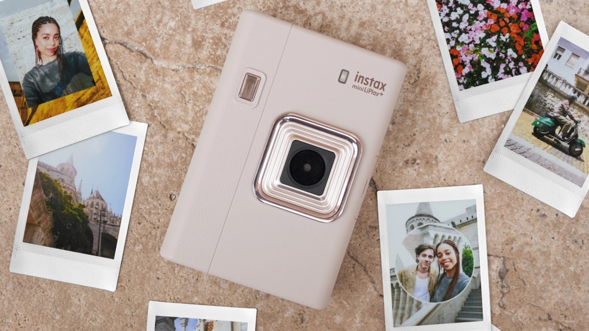 Fujifilm Instax Mini LiPlay+: Donde lo Digital se Encuentra con la Película Instantánea para Aficionados a la Tecnología Fujifilm instax mini LiPlay+: Compacta Experiencia Híbrida para Entusiastas de la Fotografía Instantánea