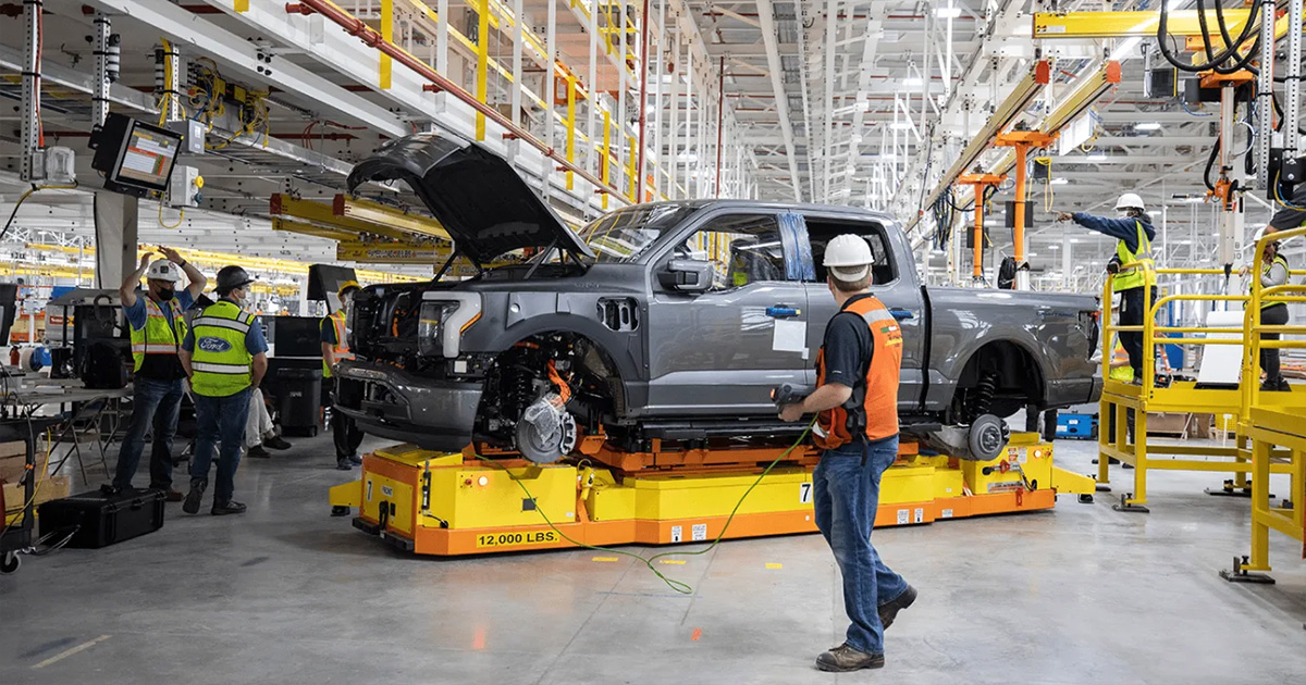 Trump quiere derogar la rebaja fiscal para coches eléctricos implantada por Biden. A Ilon Musk no le importa Trump quiere derogar la rebaja fiscal para coches eléctricos implantada por Biden. A Ilon Musk no le importa